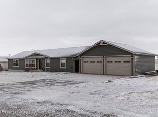 614 2nd Ave SW, Wibaux, MT 59353
