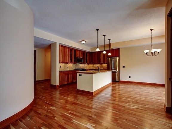 2nd image of 650 Main St N APT 204
