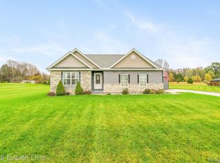 9151 Acacia Trl, Pinckney, MI