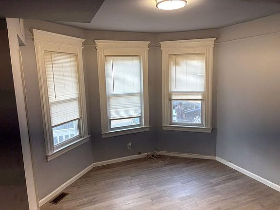 3rd image of 21 Breckenridge Ter Floor 2