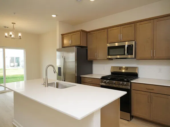 23158 Creekview Ct, Rogers, MN 55374