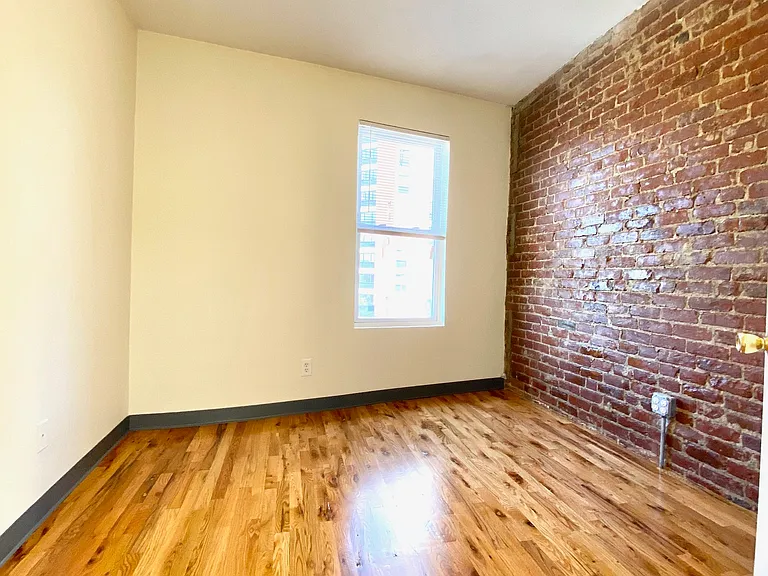 838 Huntington Ave #3 — Photo 2
