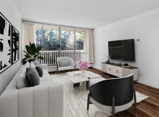 2016 Fullerton Ave #911, North Vancouver, BC V7P3E6