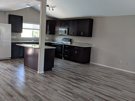4th image of 2714 York Rd