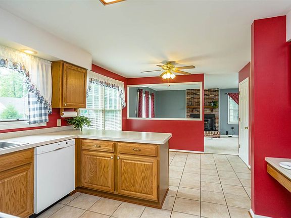 3rd image of 10704 Holleybrooke Dr