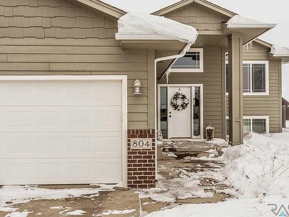 2nd image of 804 Rosewood Dr