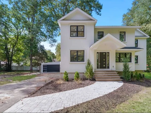 54 Brook St, Closter, NJ 07624