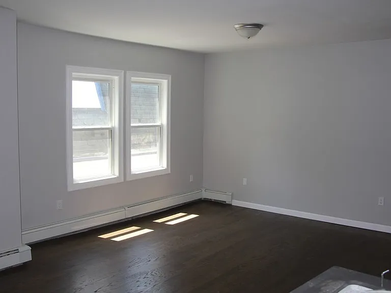 17 Middleton St — Photo 4