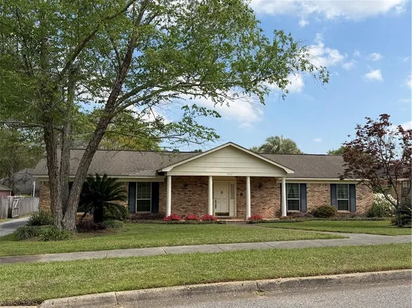 1013 Regal Dr, Mobile, AL 36609