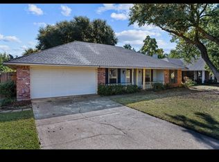 412 Summit Dr, Bossier City, LA 71111