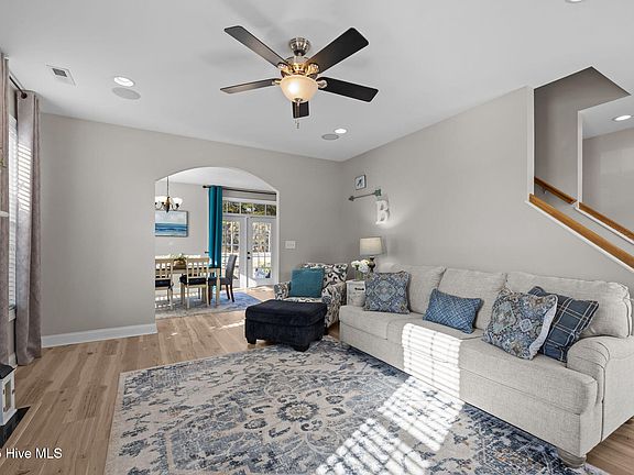 4th image of 1807 Olde Farm Road