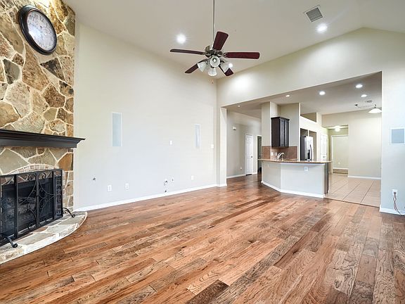 5th image of 10525 Sexton Dr