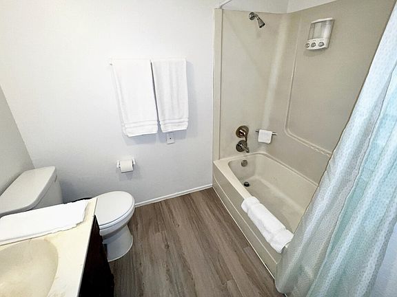 5th image of 4650 Koval Ln #14-14C