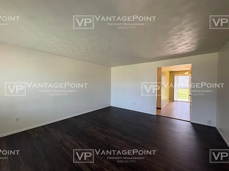 827 Glenpark Dr — Photo 6