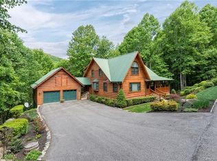 95 Village Ln, Waynesville, NC 28786