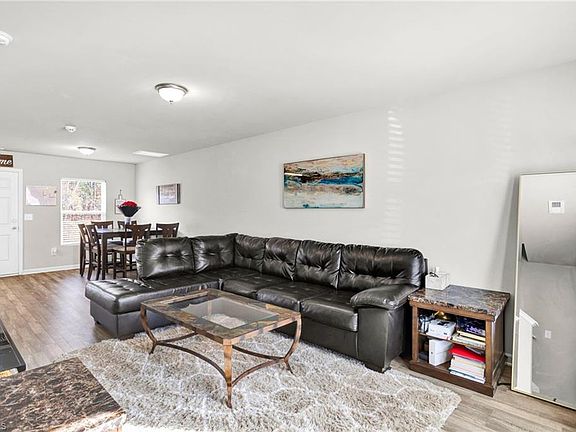 5th image of 2909 Desmond Woods Dr