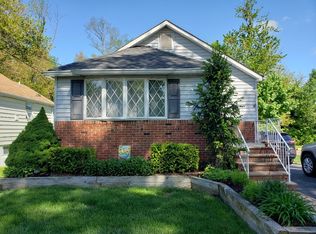 9 Melrose Pl, West Caldwell, NJ 07006