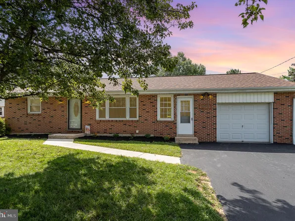 1906 Virginia Ave, Dover, PA 17315