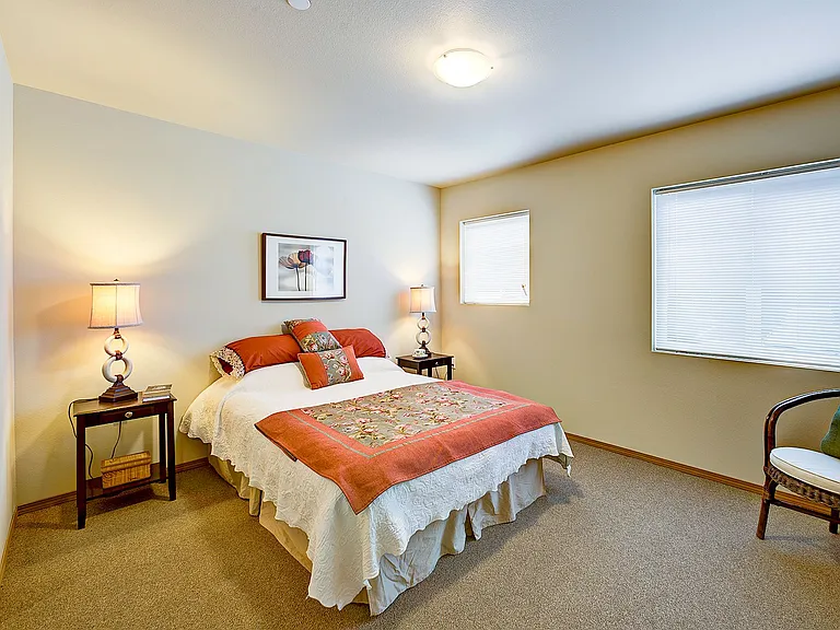 Ambaum Place I | Modern Apartment Homes w/ In-Unit Laundry! — Photo 24