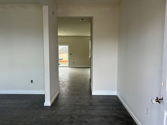 2nd image of 1585 Fairmount Dr
