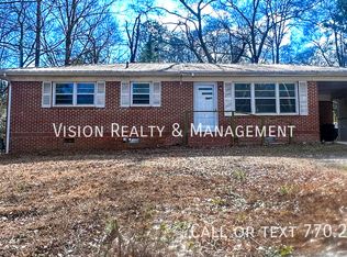131 W White St, Carrollton, GA 30117