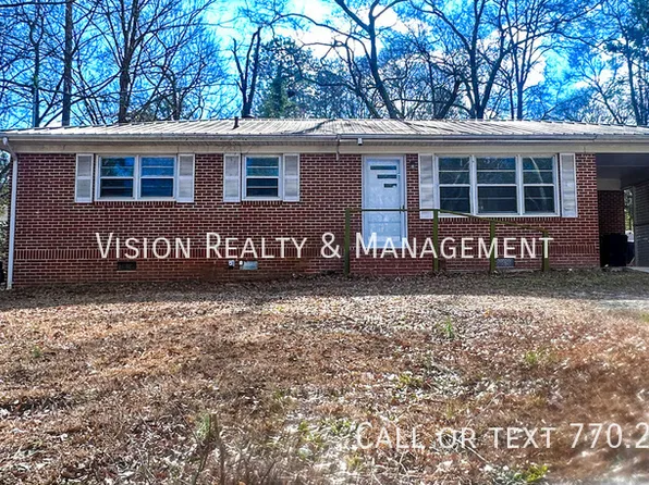 131 W White St, Carrollton, GA 30117
