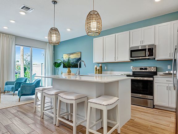 Breakfast bar in kitchen