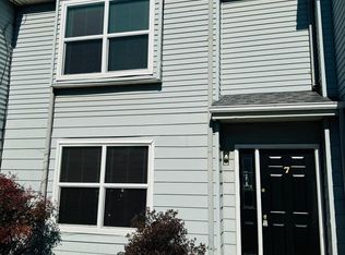 7 Stark Ct, Newark, DE 19702