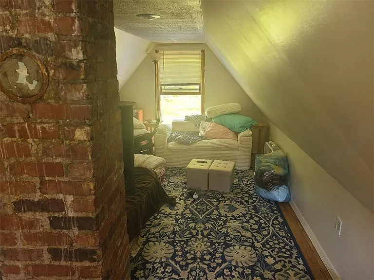 207 Montana Ave — Photo 7