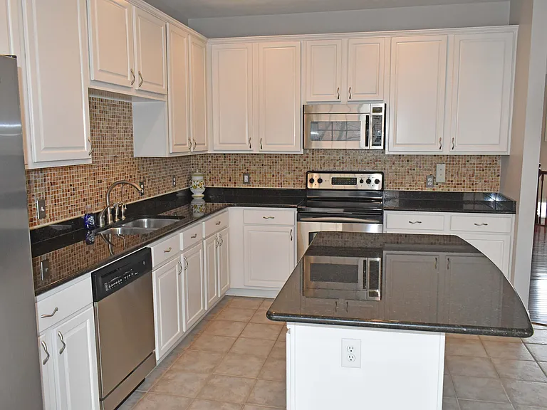 12968 Grenville St — Photo 13