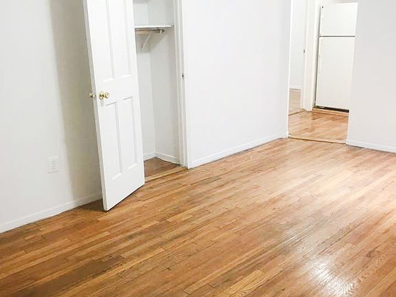 3rd image of 4717 39th St APT 15A