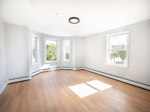 5th image of 502 Somerville Ave #3