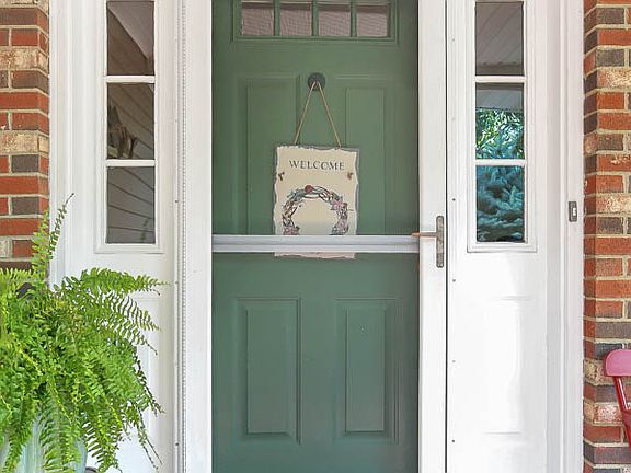 5th image of 28 Emily Ln