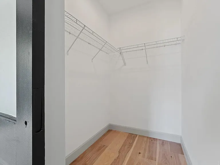 1118 Rockhill St — Photo 15
