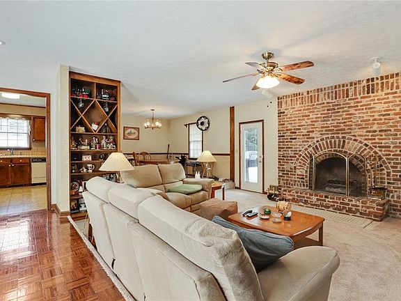 4th image of 4245 Nowlin Dr SE