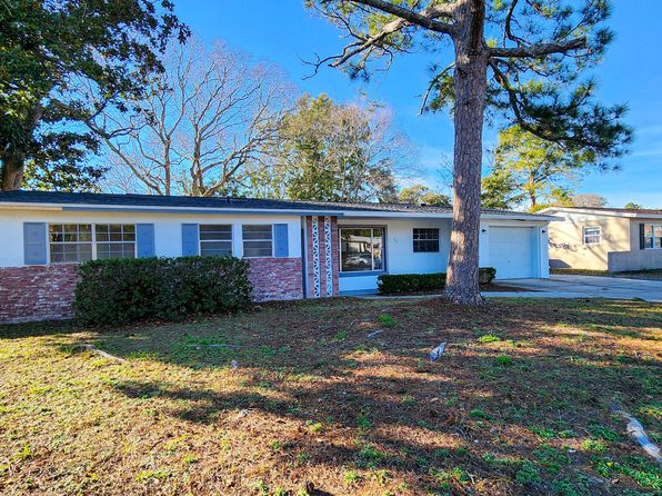 261 Lee Dr, Mary Esther, FL 32569