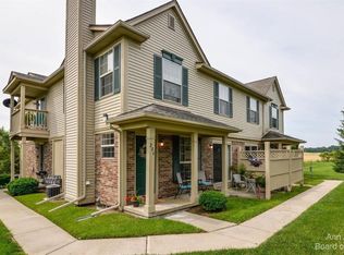 206 Commons Ct, Saline, MI 48176