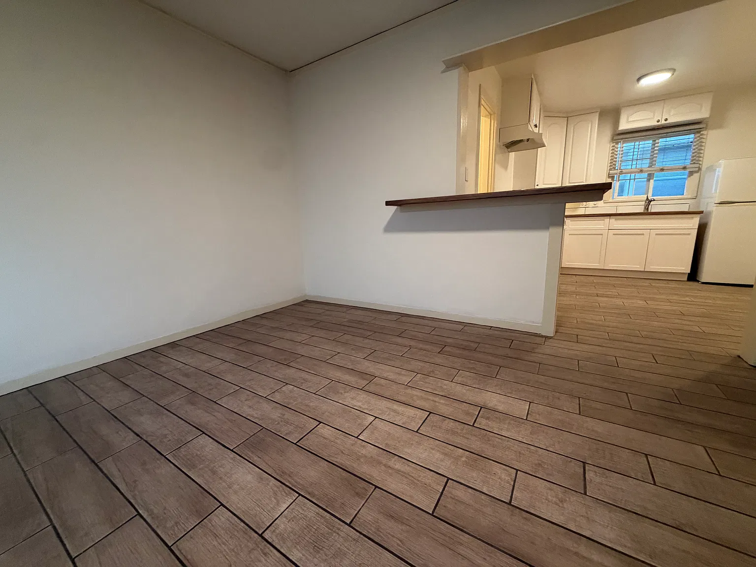 Studio, 400 sqft, $1,895 — Photo 2