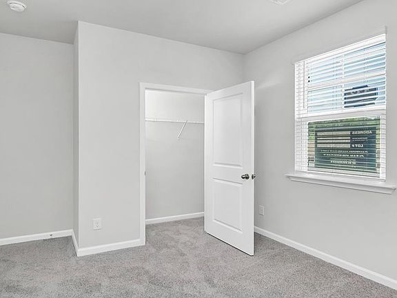 3rd image of 500 Edgetree Dr