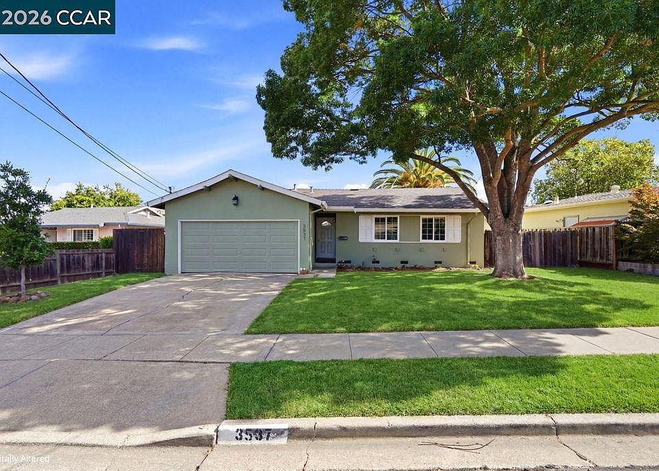 1st image of 3537 Thunderbird Dr