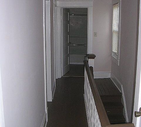 3rd image of 827 W 41st St