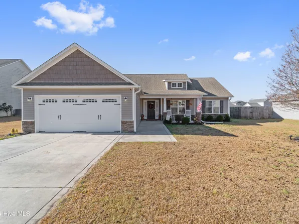 708 Opus Court, Richlands, NC 28574