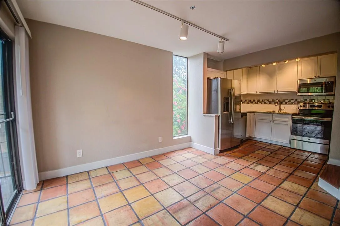 1 bed, 1.0 bath, 450 sqft, $1,095 — Photo 4