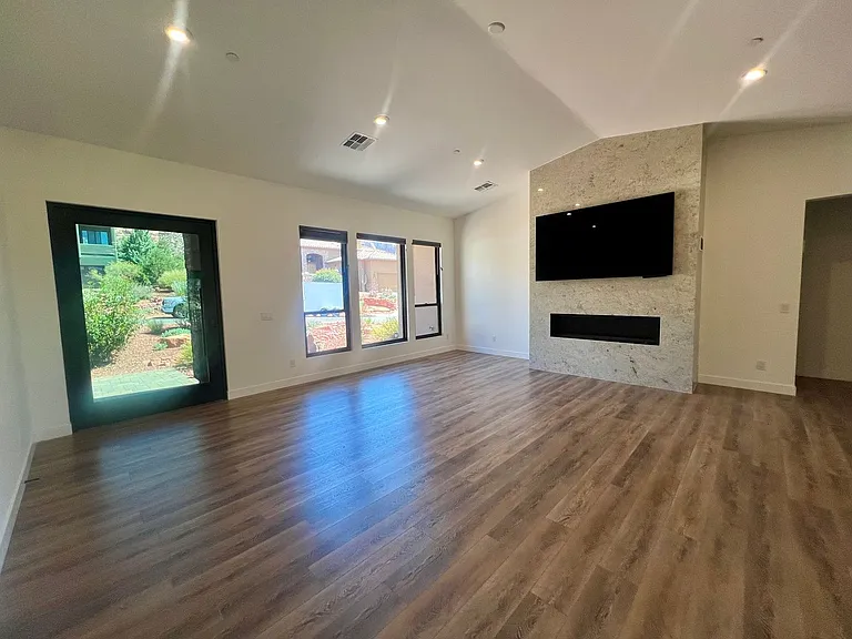 485 Windsong Dr — Photo 8