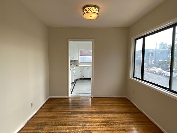 4th image of 4425 Maplewood Ave #6