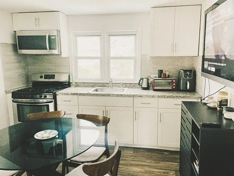 431 Madison Ave — Photo 3