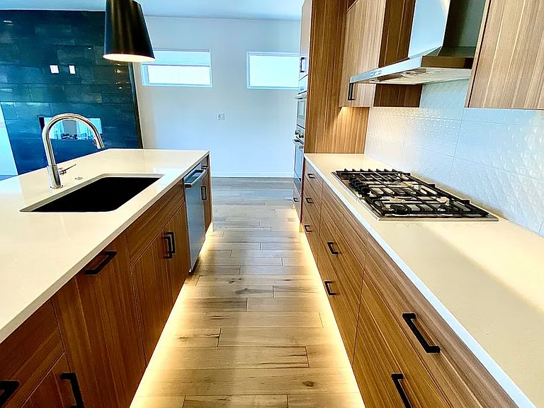 1258 E Echelon Ridge Ln — Photo 13