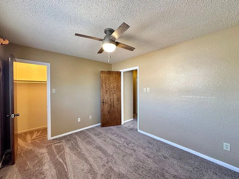 4806 Rainbow Cir — Photo 18