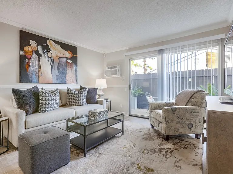 Villa Creek Apartments — Photo 14