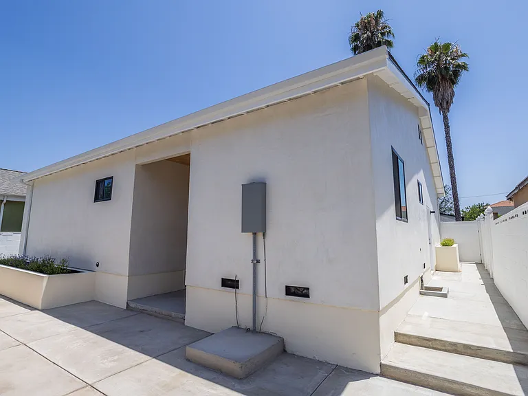 17905 Bullock St — Photo 33